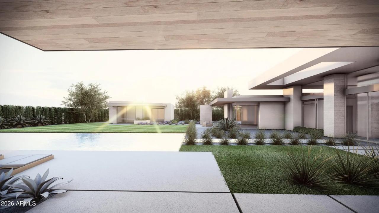 Real Estate Picture 3