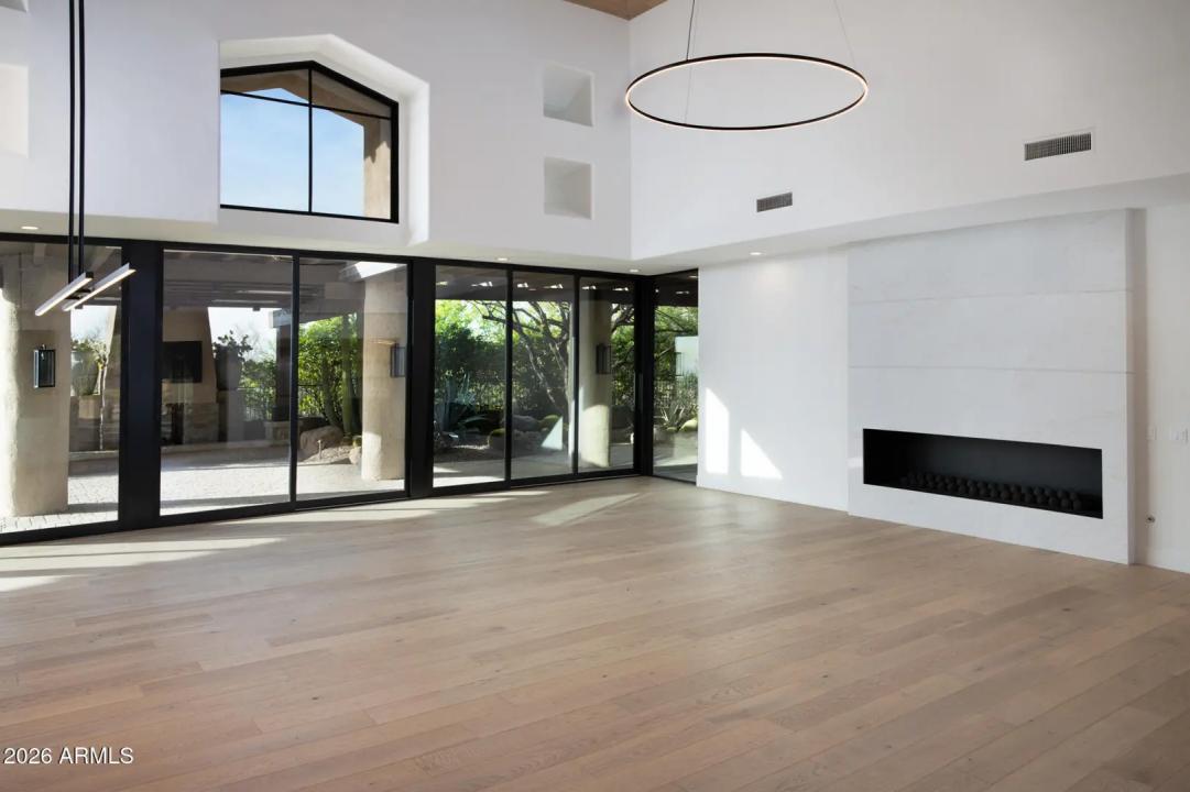 Real Estate Picture 6