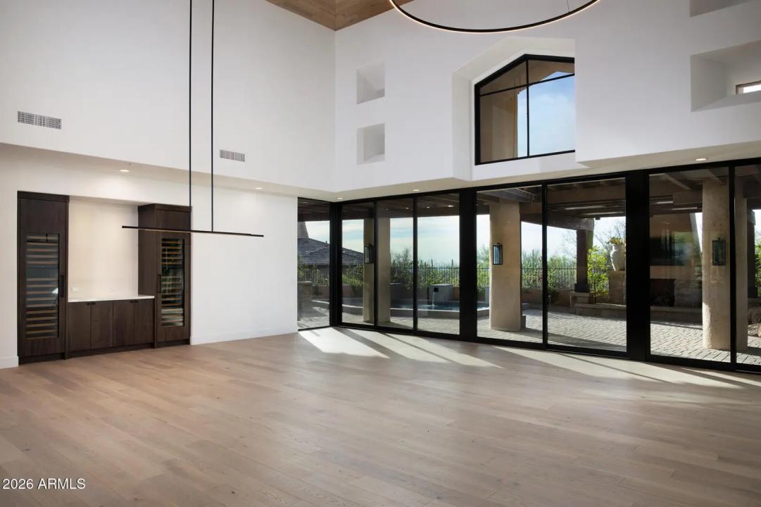 Real Estate Picture 5