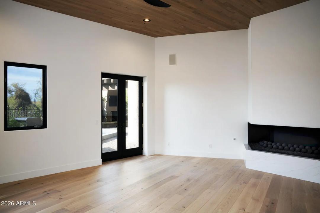 Real Estate Picture 13