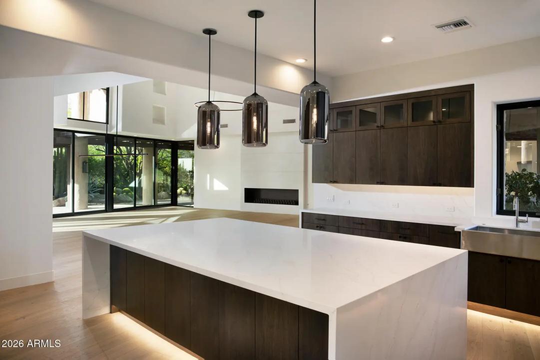 Real Estate Picture 9