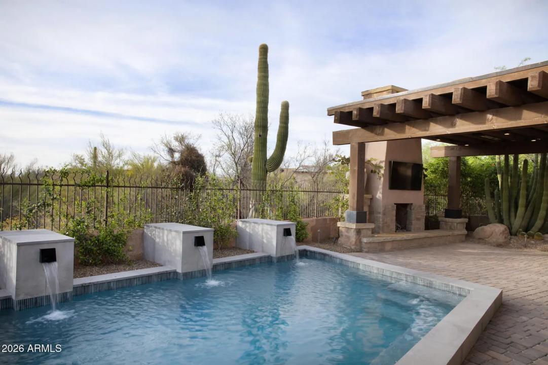 Real Estate Picture 32