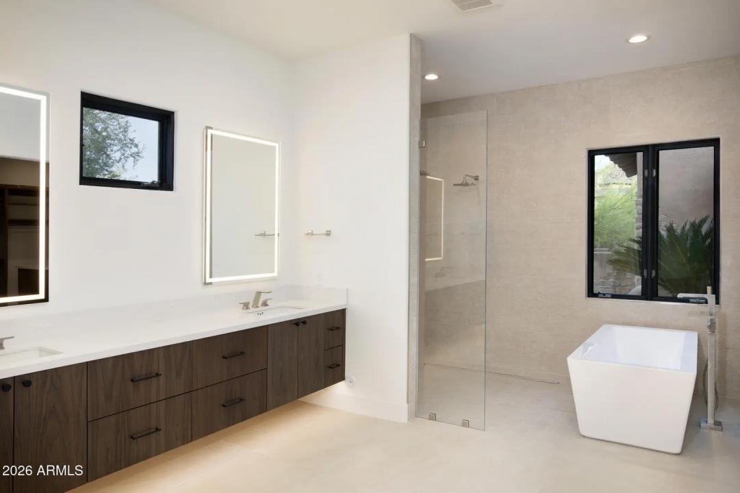 Real Estate Picture 19