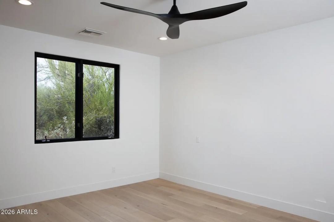 Real Estate Picture 30