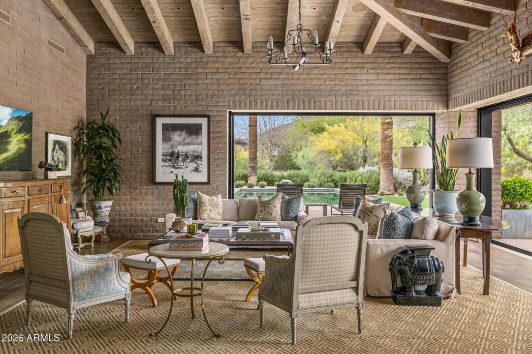 Real Estate Picture 5