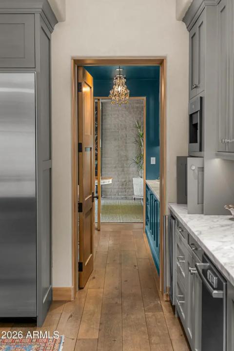 Real Estate Picture 8