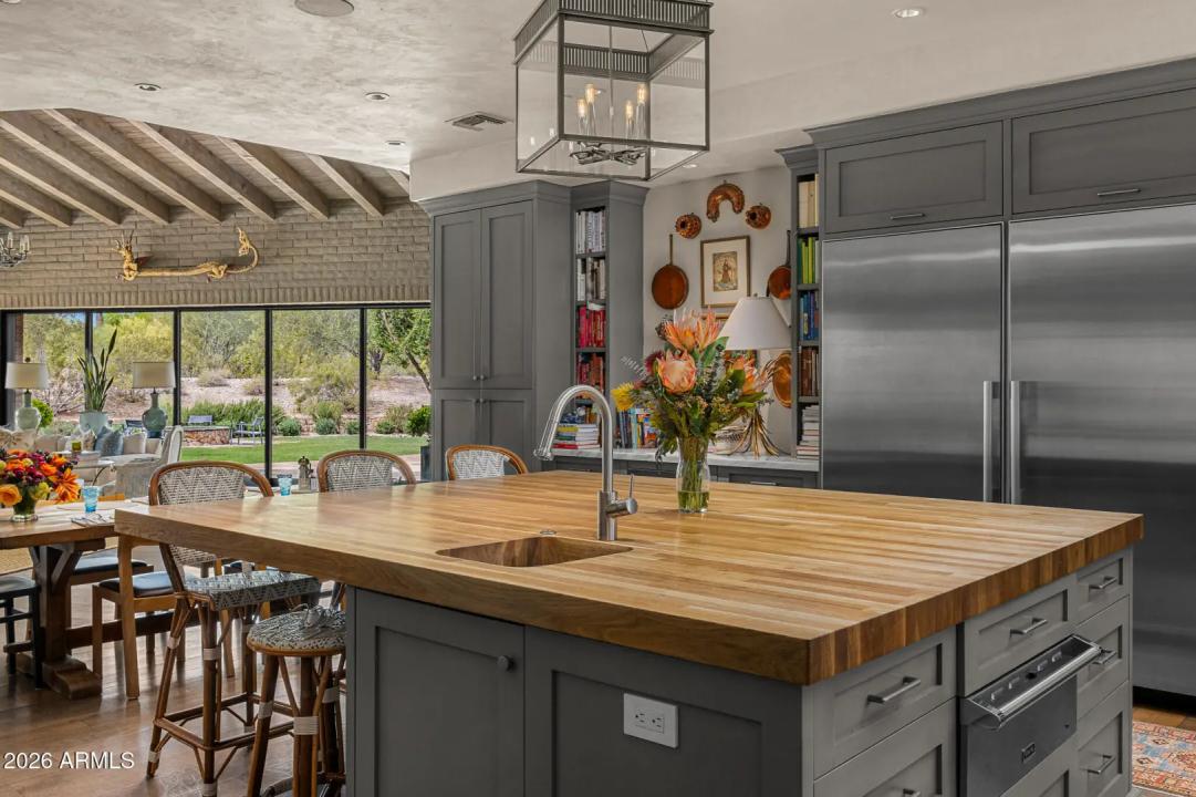 Real Estate Picture 6