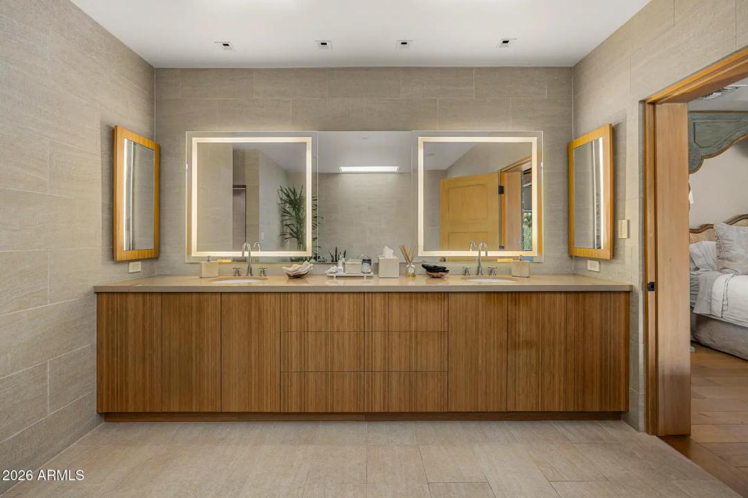 Real Estate Picture 14