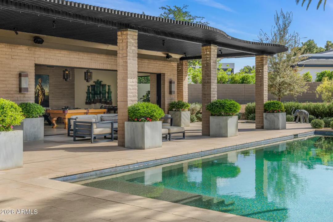 Real Estate Picture 24