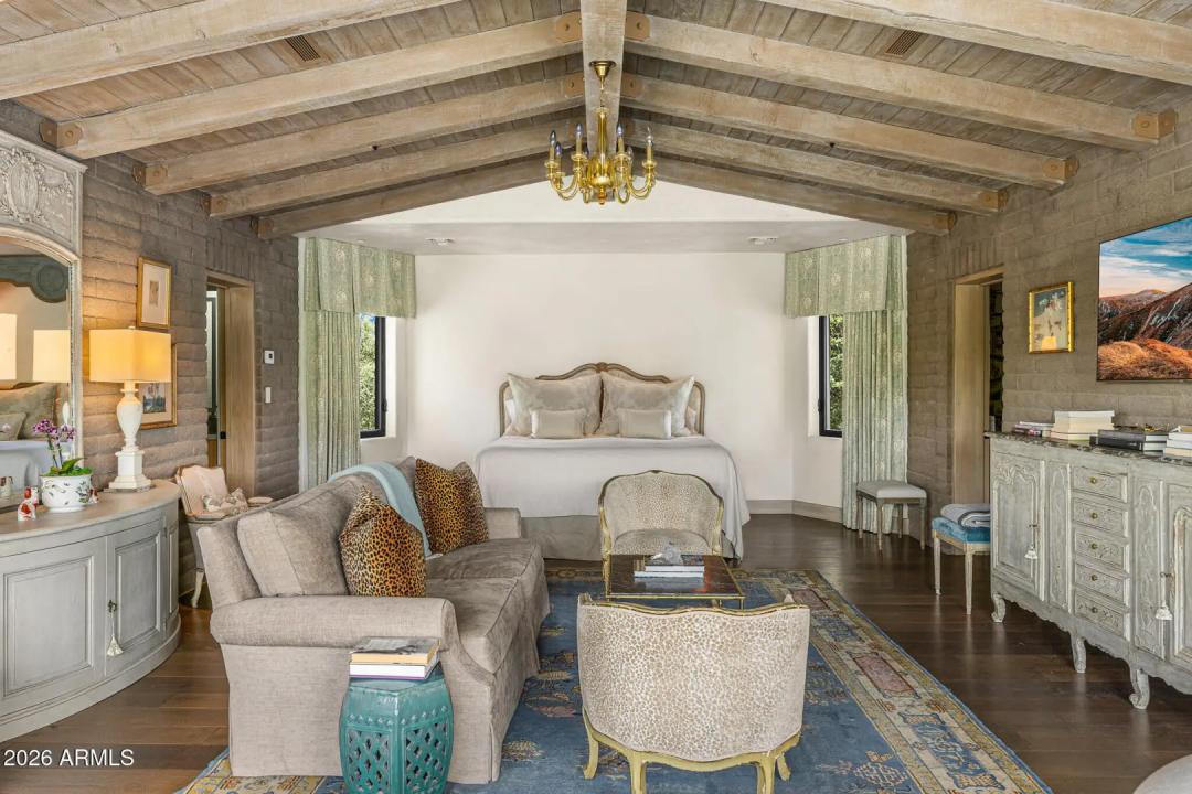 Real Estate Picture 12