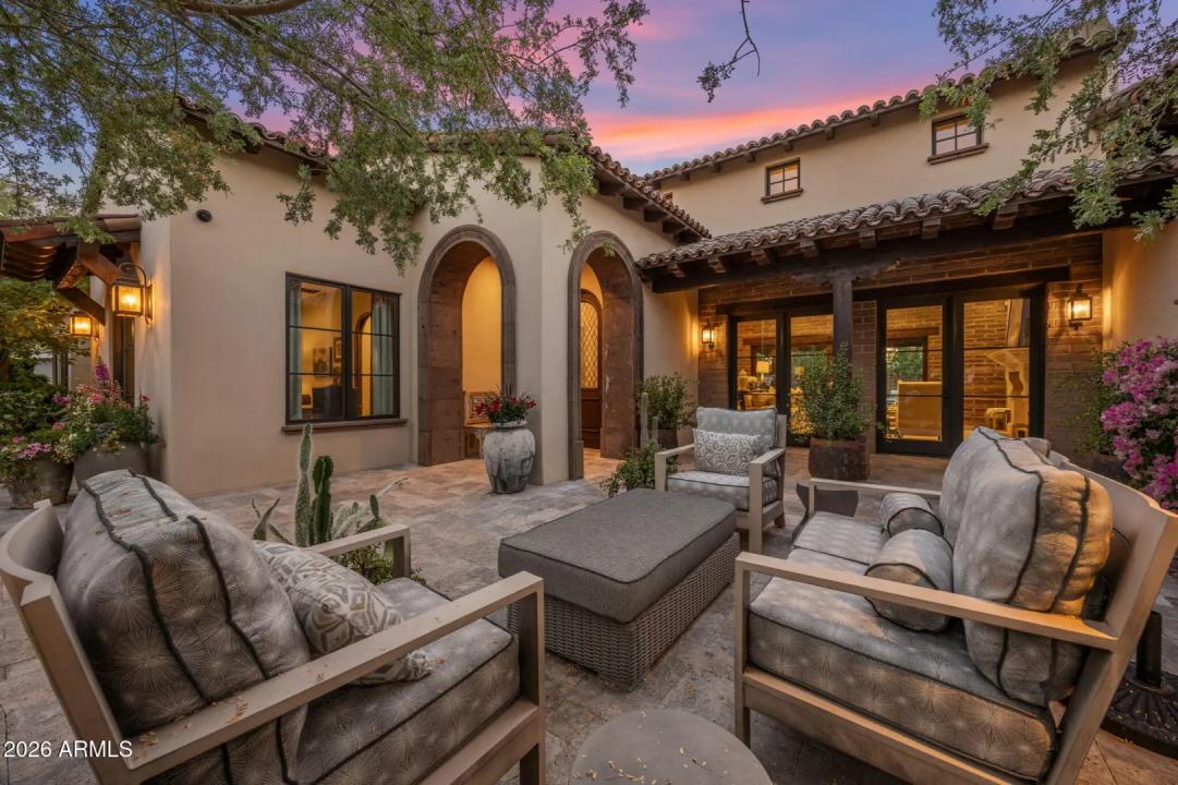 Real Estate Picture 4