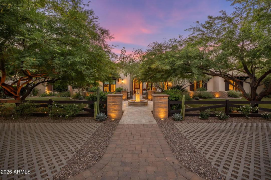 Real Estate Picture 7