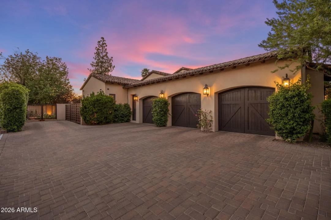 Real Estate Picture 9