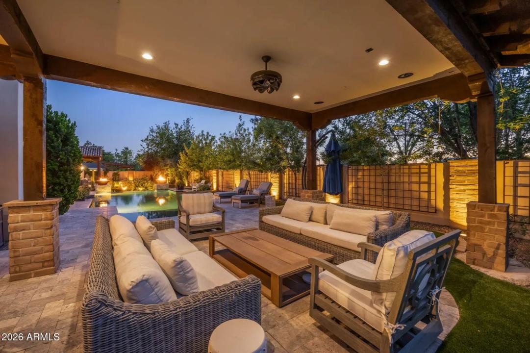 Real Estate Picture 22