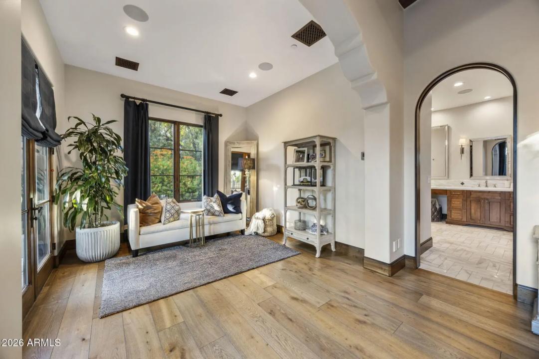 Real Estate Picture 39