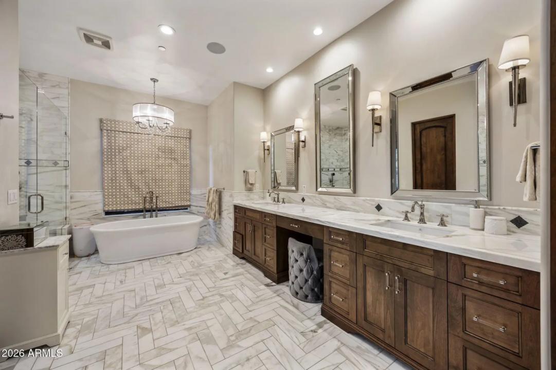 Real Estate Picture 43