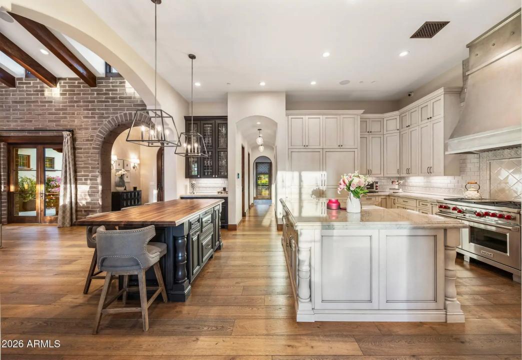 Real Estate Picture 50