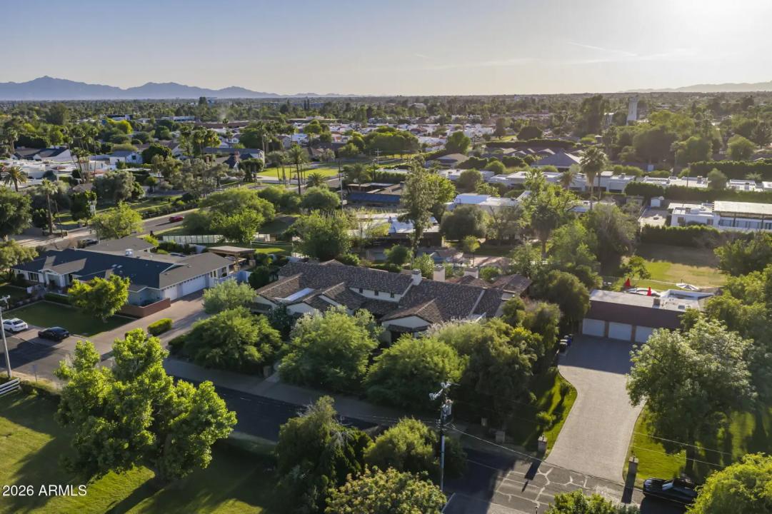 Real Estate Picture 100