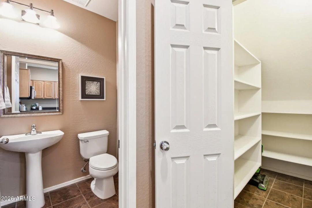 Real Estate Picture 12