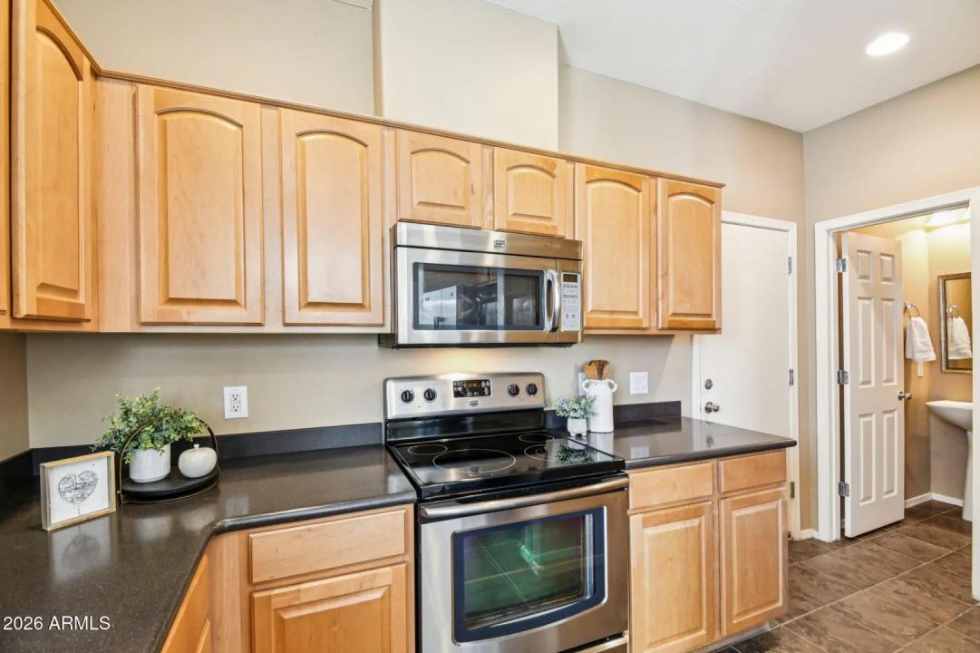 Real Estate Picture 9