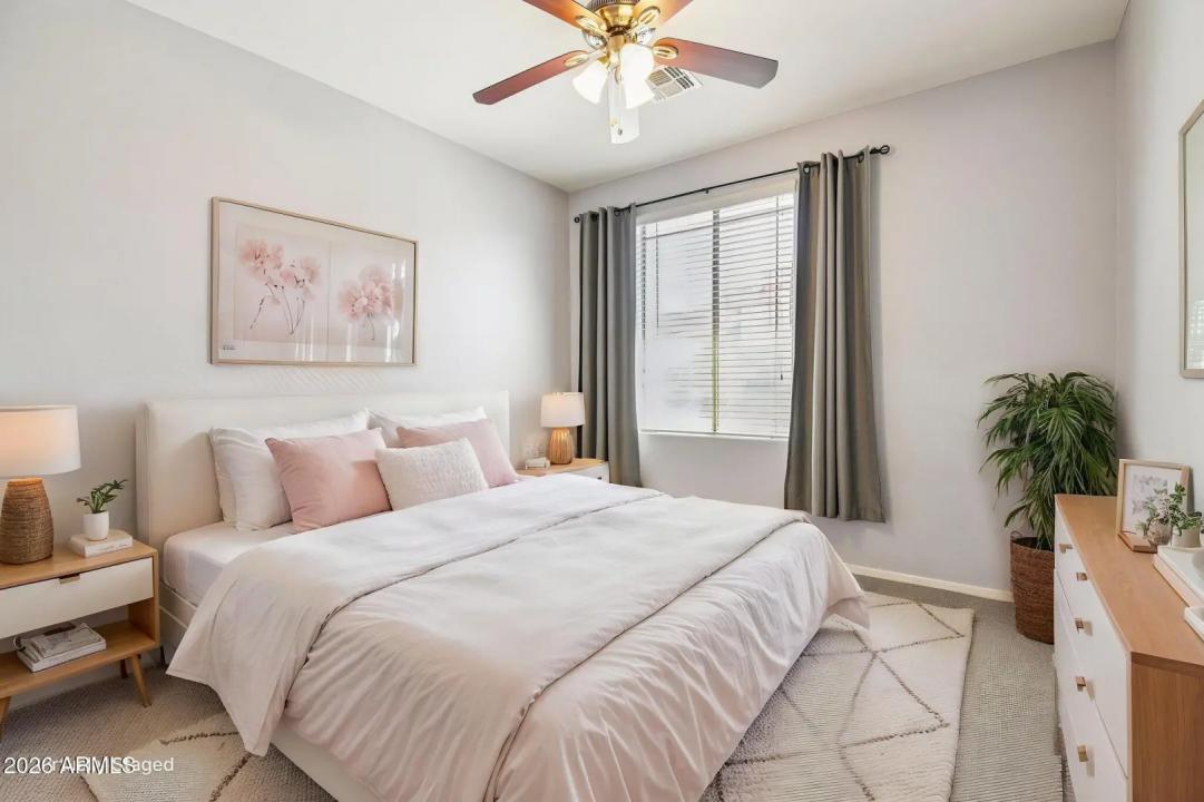 Real Estate Picture 7