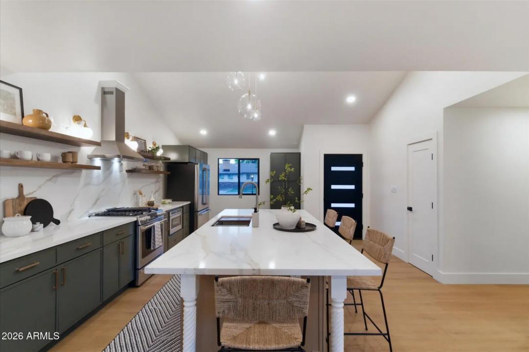 Real Estate Picture 19