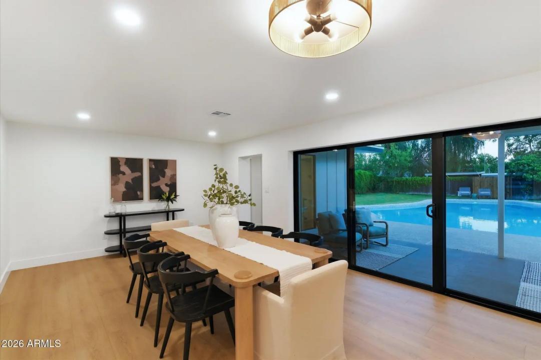 Real Estate Picture 13