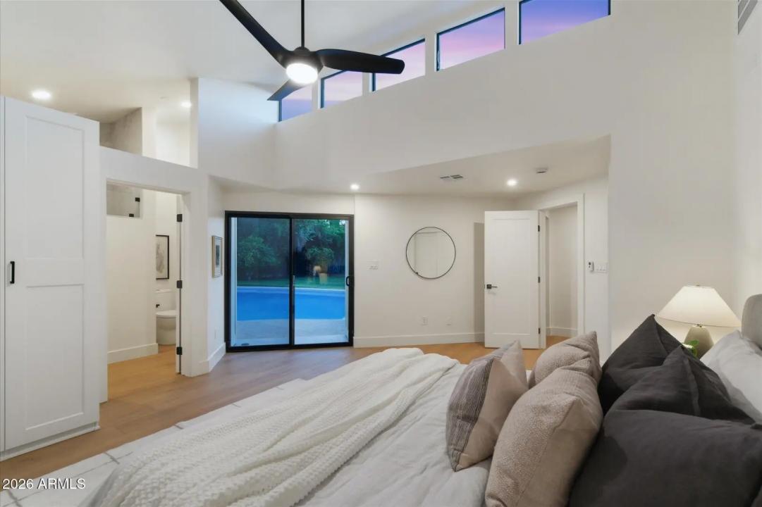 Real Estate Picture 7