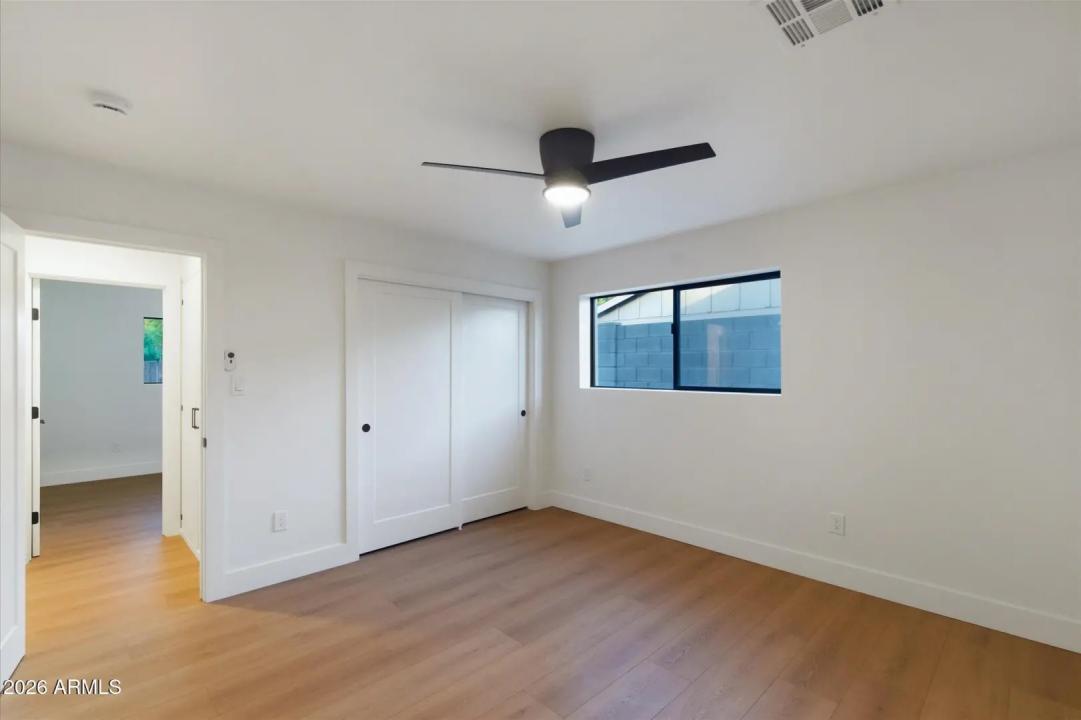 Real Estate Picture 16