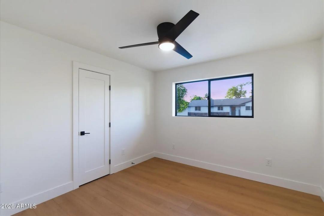 Real Estate Picture 17