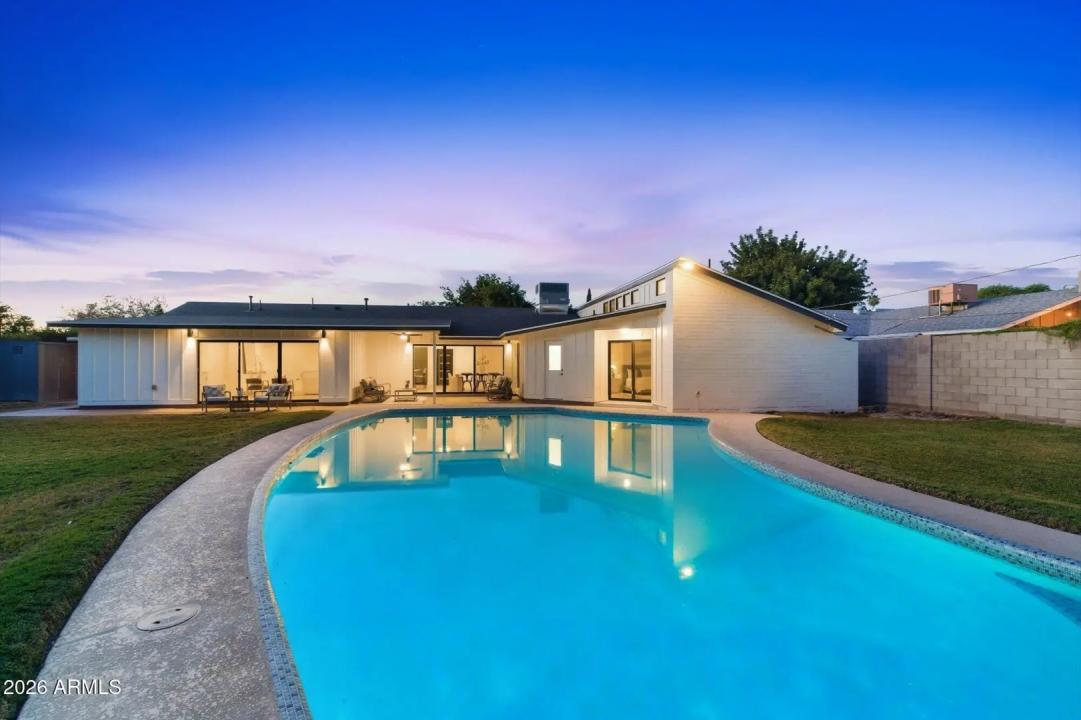 Real Estate Picture 23