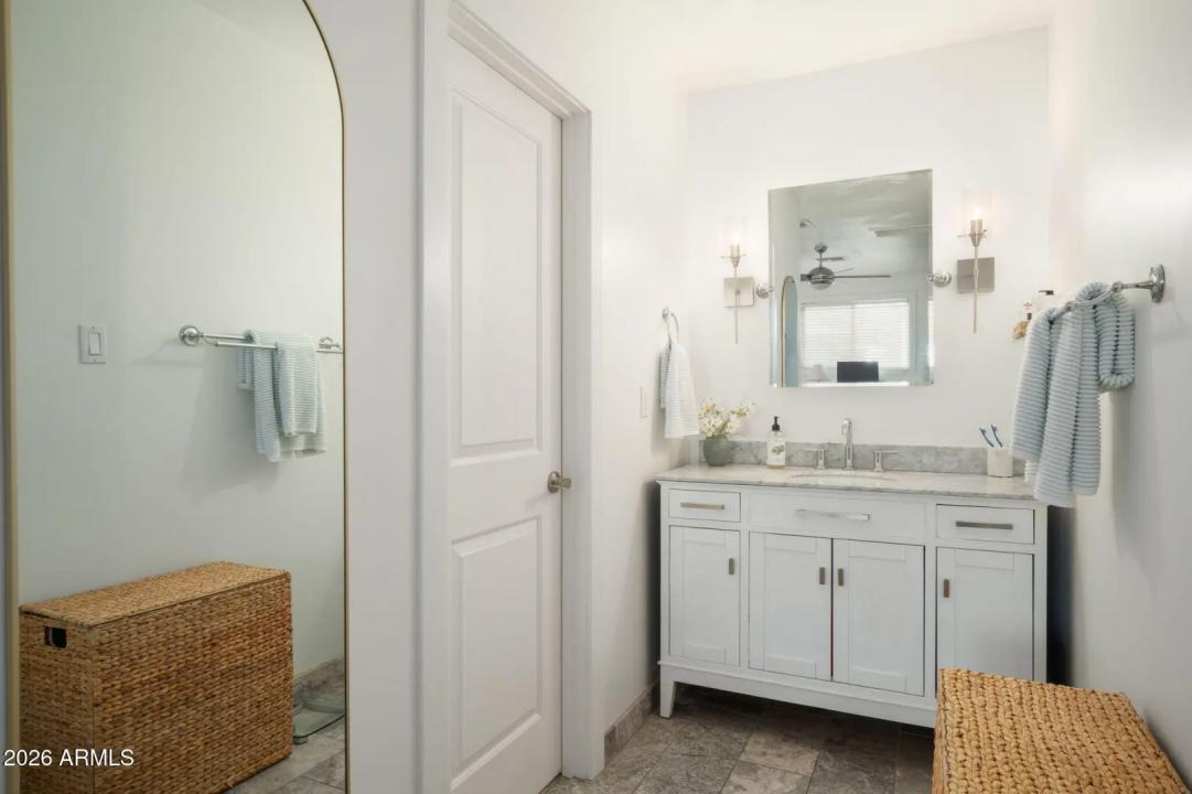 Real Estate Picture 17