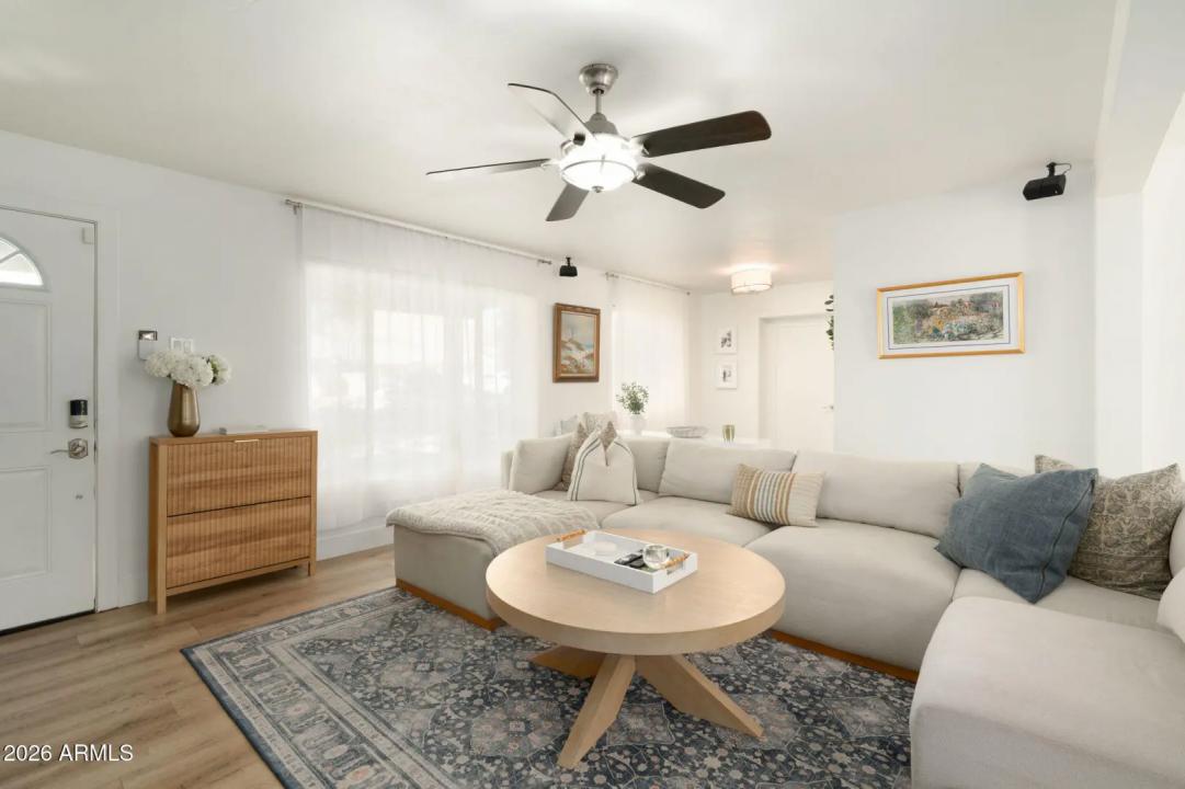 Real Estate Picture 5