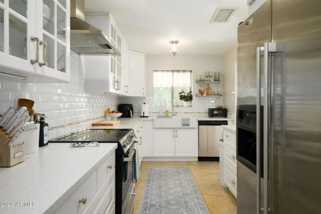 Real Estate Picture 12