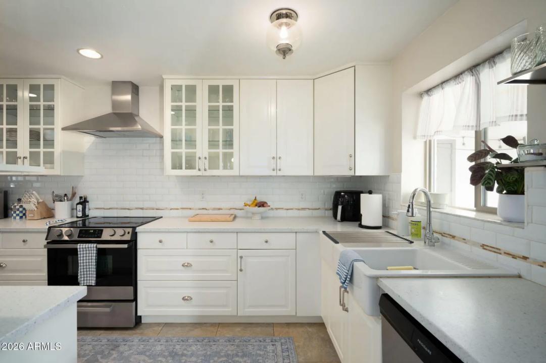 Real Estate Picture 13