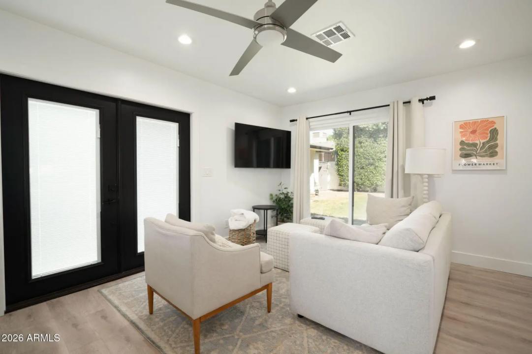 Real Estate Picture 30