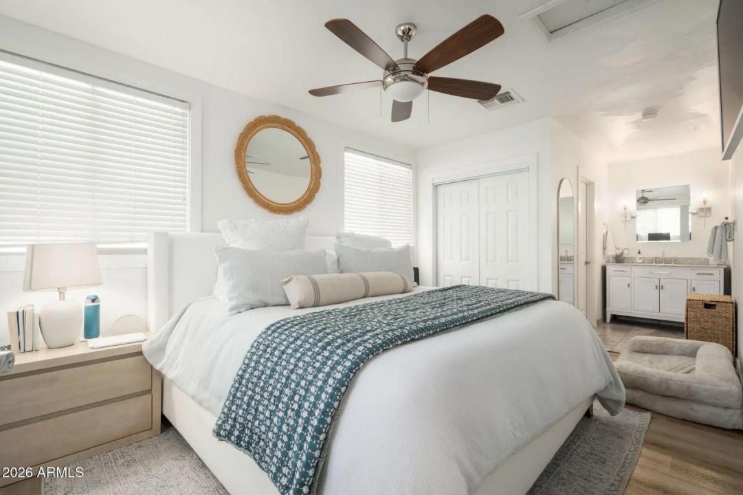 Real Estate Picture 16