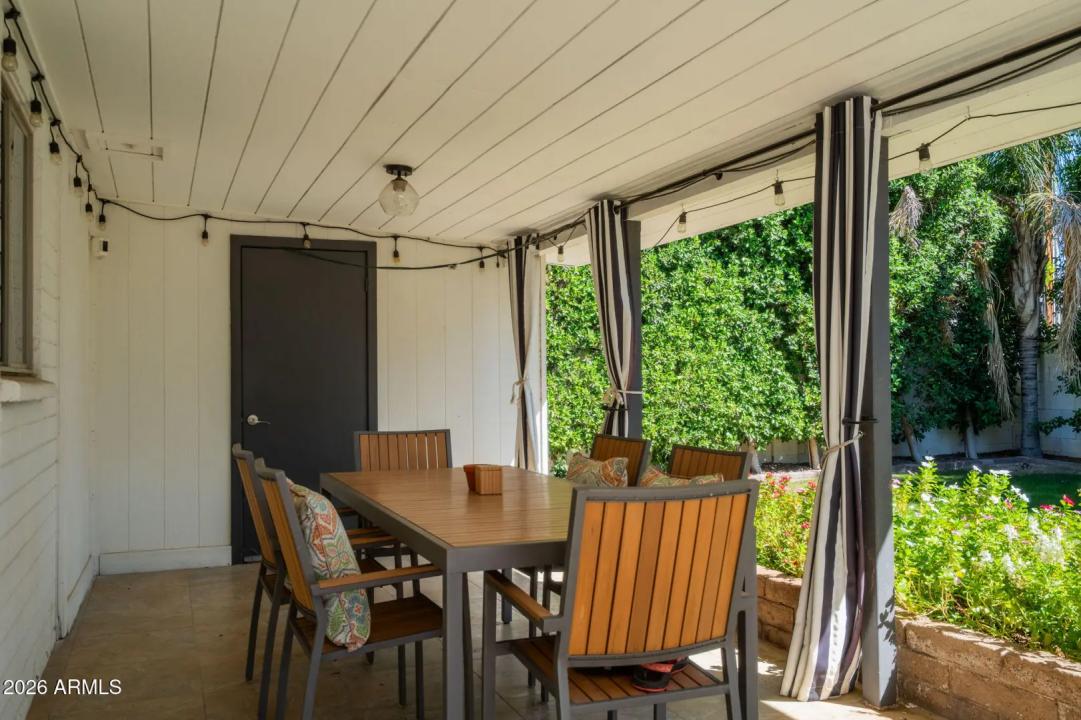 Real Estate Picture 23