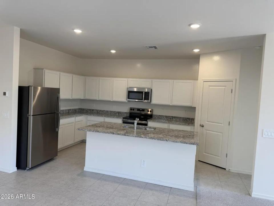 Real Estate Picture 6