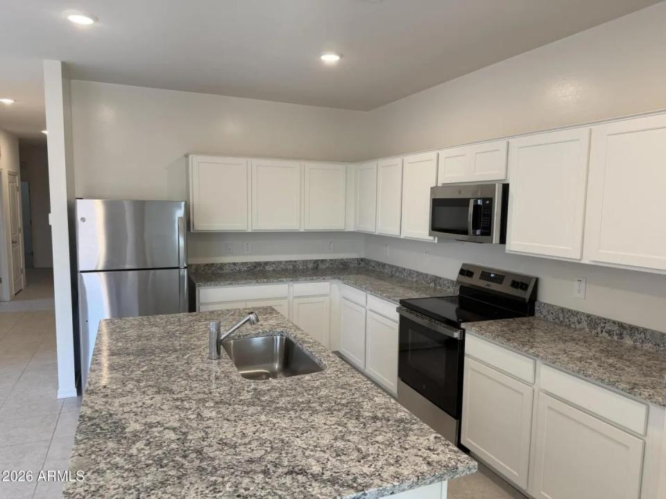 Real Estate Picture 7