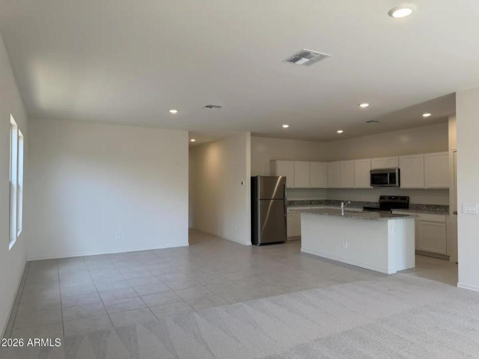 Real Estate Picture 9