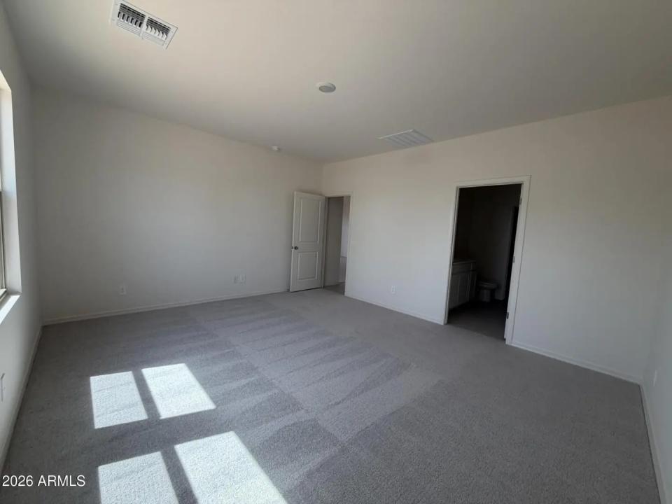 Real Estate Picture 12