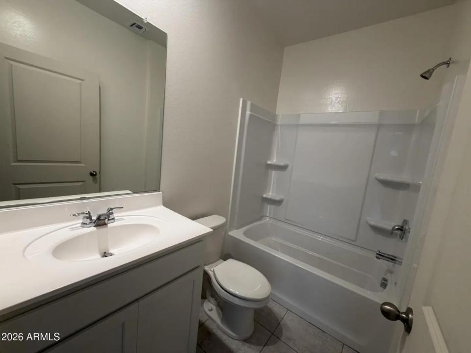 Real Estate Picture 3