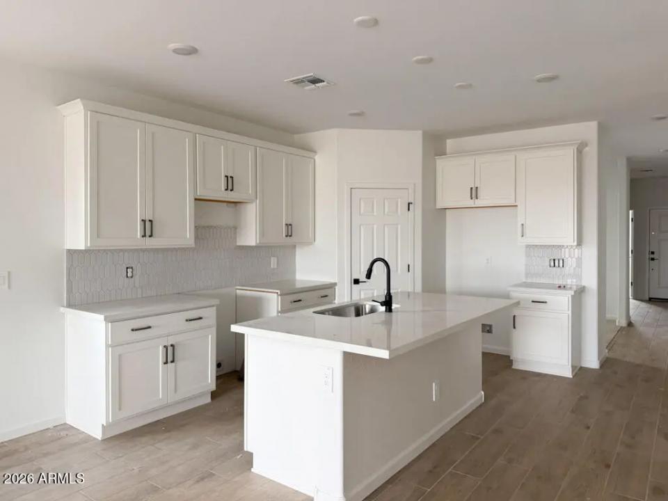 Real Estate Picture 2