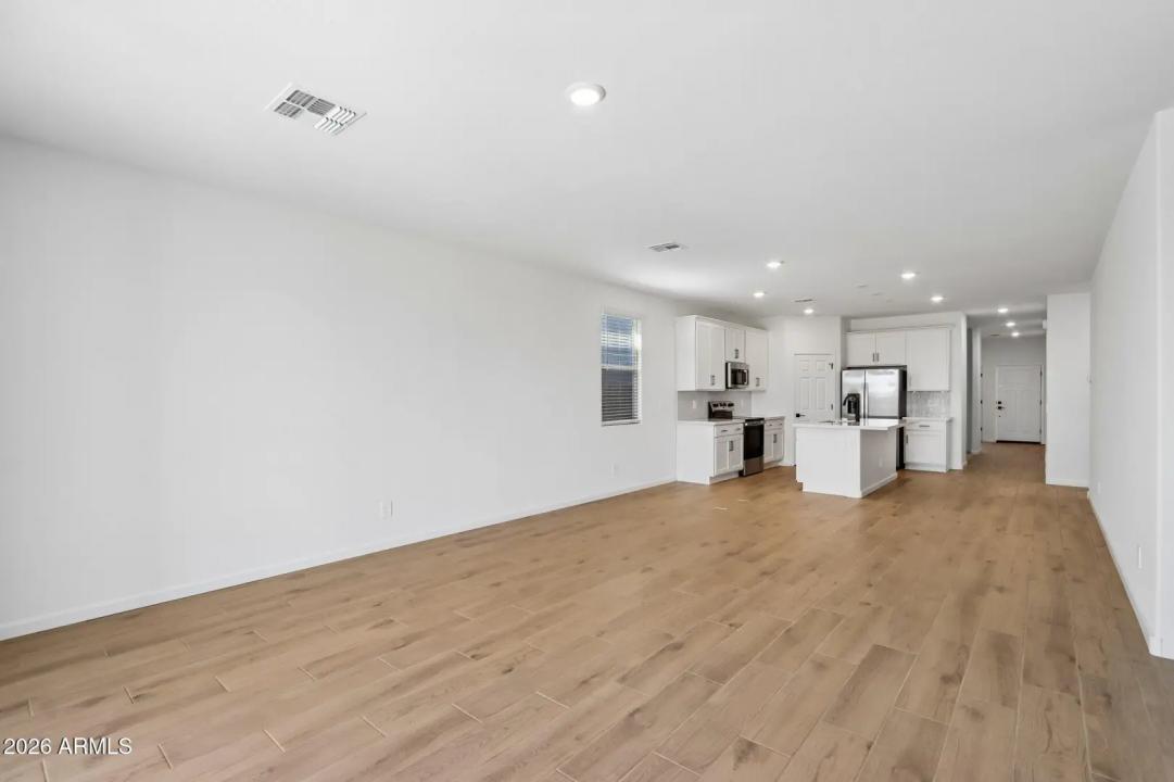 Real Estate Picture 6