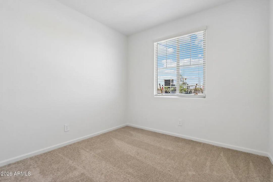 Real Estate Picture 14