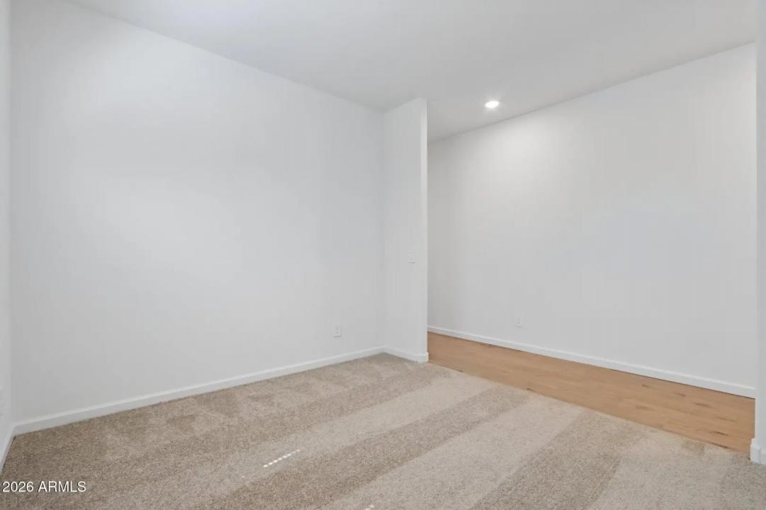 Real Estate Picture 18