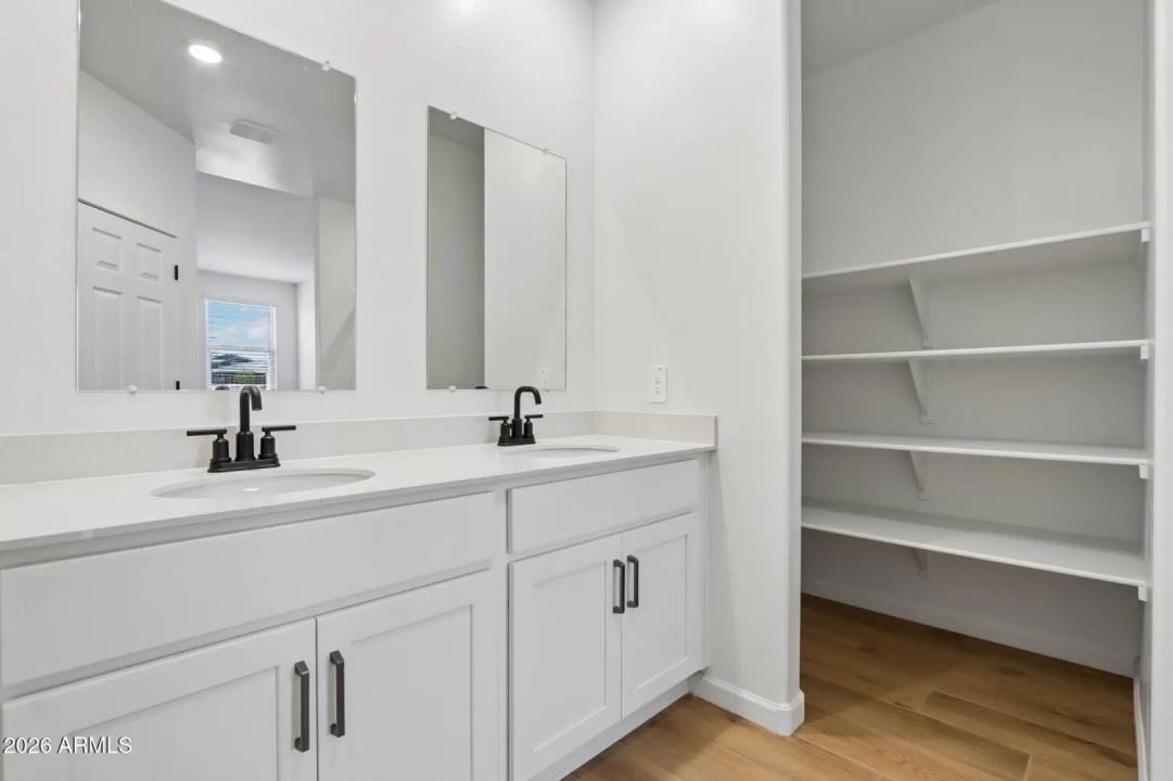 Real Estate Picture 31