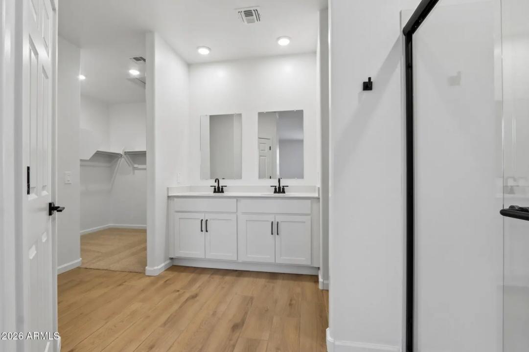 Real Estate Picture 34