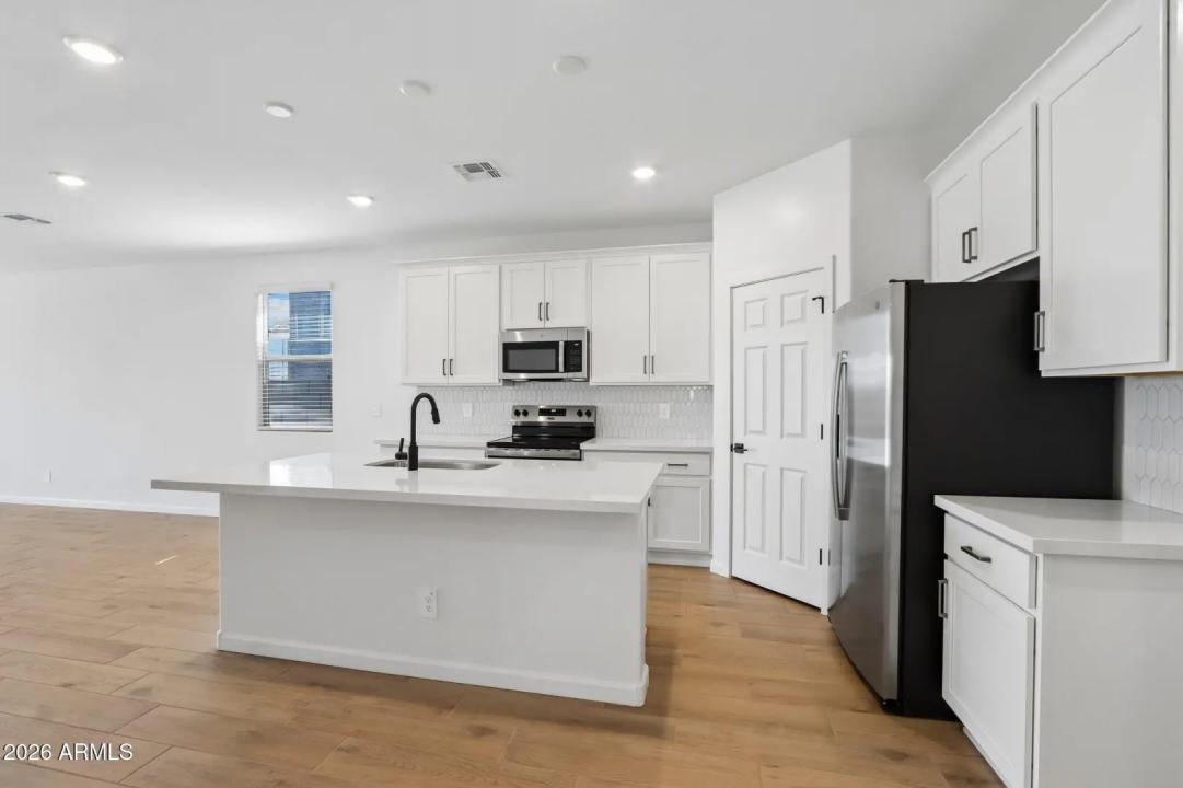 Real Estate Picture 35